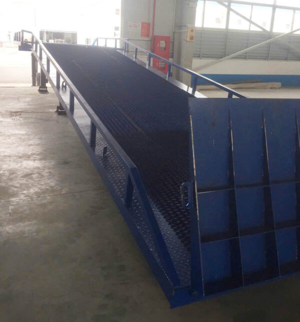 Cầu lên container 10 tấn cho xe nâng đóng rút hàng tốt nhất - Hình ảnh 2